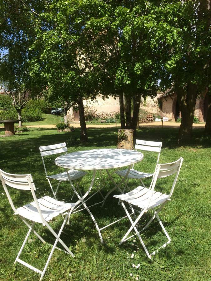 La Ferme Au Colombier Bed & Breakfast Neron Luaran gambar